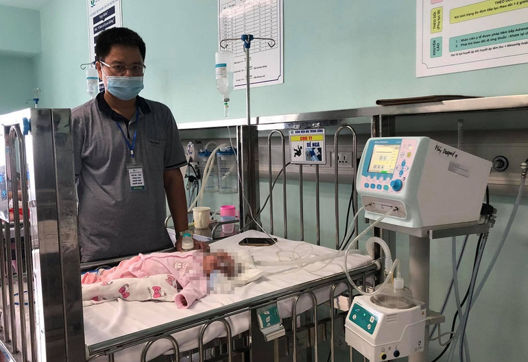 Con gái anh L. đã nằm viện 15 ngày. Gia tăng bệnh nhi mắc virus hợp bào hô hấp -0