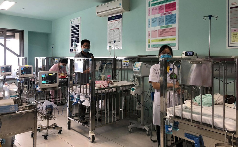 Nhiều bệnh nhi phải dùng máy thở. Gia tăng bệnh nhi mắc virus hợp bào hô hấp -0