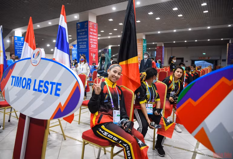 Sân vận động quốc gia Mỹ Đình nhộn nhịp trước giờ khai mạc SEA Games 31 ảnh 20 Không khí