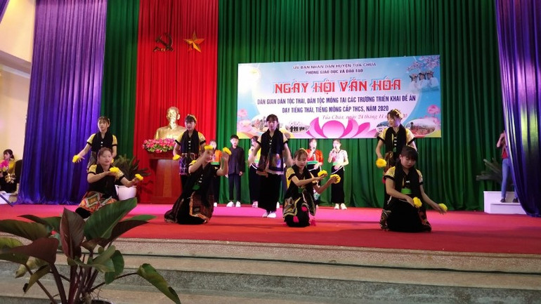 Ngày hội Văn hóa dân gian dân tộc Thái, H’Mông huyện Tủa Chùa -1