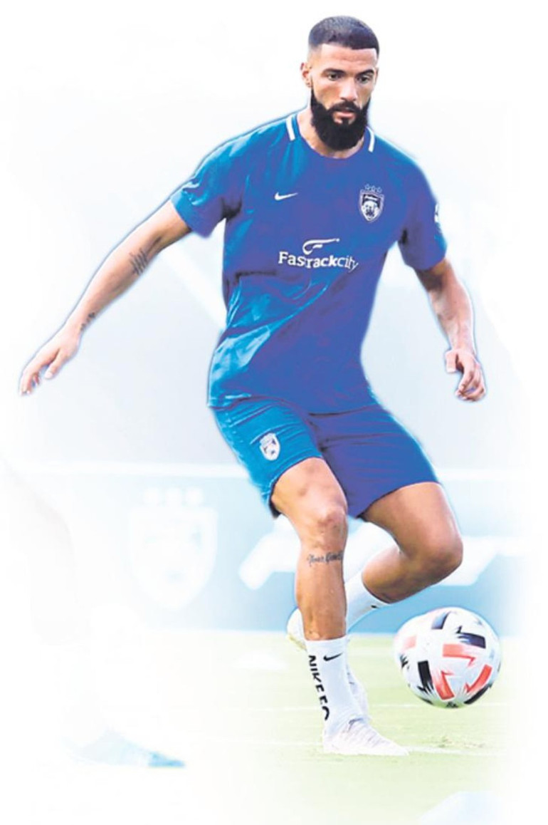 Tiền vệ Liridon Krasniqi. (Ảnh: New Straits Times) Malaysia không quá mạnh dù có đủ ba cầu thủ nhập tịch -0