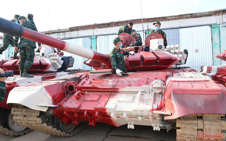 Cận cảnh 4 chiếc xe tăng màu đỏ của đội tuyển Việt Nam tại Army Games 2021 -0