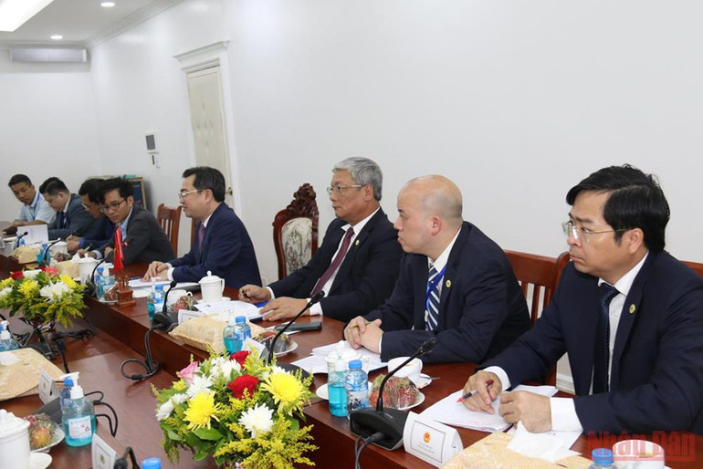 Tăng cường hợp tác giữa Bộ Xây dựng và Bộ Công chính và Vận tải Lào -0