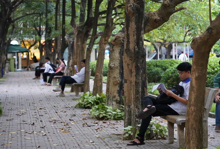 Giành suất vào trường chuyên Tự nhiên và Nhân văn -0