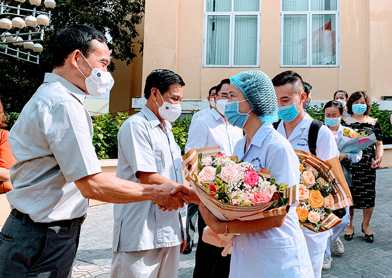 Bước vào “tâm dịch” với niềm tin chiến thắng -0