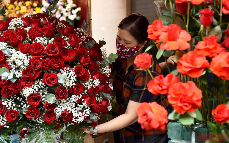 Thị trường hoa tươi ngày 20/10 kém “sôi động” do ảnh hưởng của dịch -0