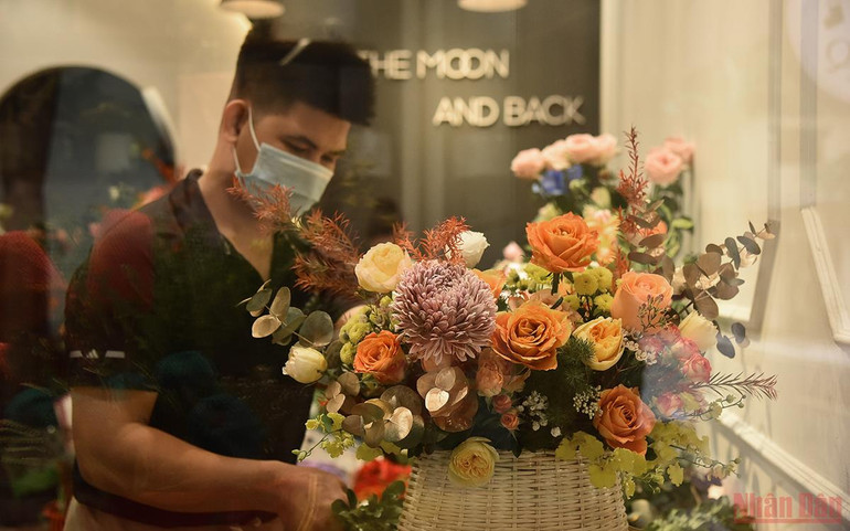 Thị trường hoa tươi ngày 20/10 kém “sôi động” do ảnh hưởng của dịch -0