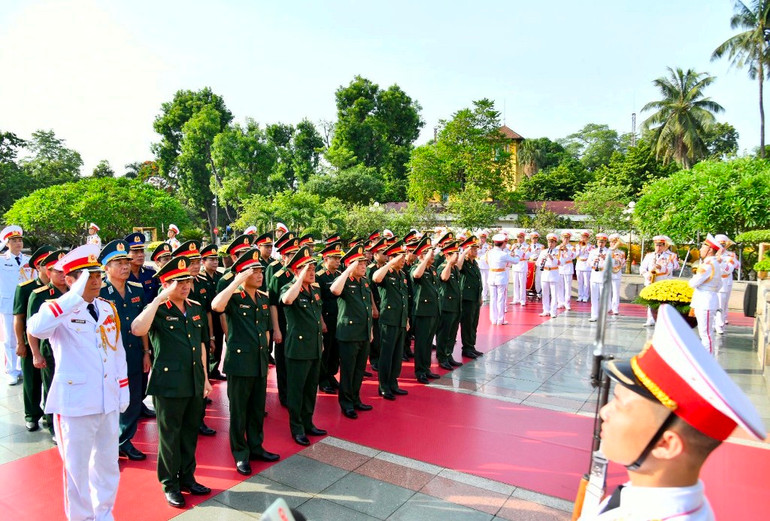 Đoàn đại biểu Quân ủy T.Ư - Bộ Quốc phòng tưởng niệm các Anh hùng liệt sĩ. Lãnh đạo Đảng, Nhà nước tưởng niệm các Anh hùng liệt sĩ -0