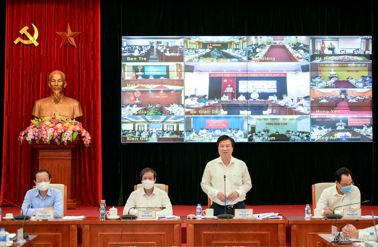 Bộ GD-ĐT: Cố gắng tổ chức thi tốt nghiệp theo đúng lịch, cân nhắc thi đợt 2 -0