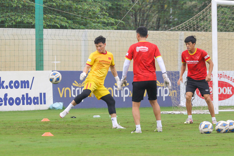 Dịch Covid-19 tiếp tục làm khó đội tuyển Việt Nam -5