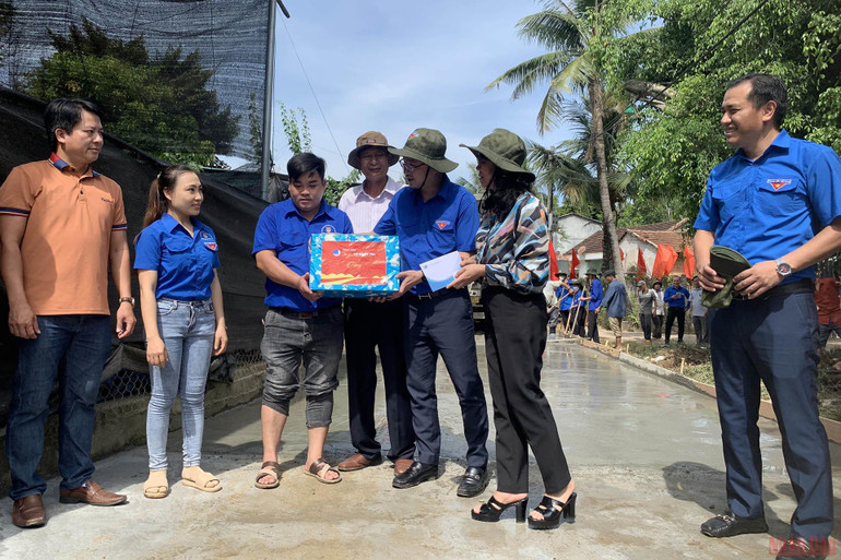 Nhiều hoạt động ý nghĩa tại Hành trình “Tôi yêu Tổ quốc tôi” năm 2022 -0