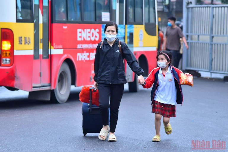 Đường phố Hà Nội ùn tắc trước kỳ nghỉ lễ 30/4-1/5 -0