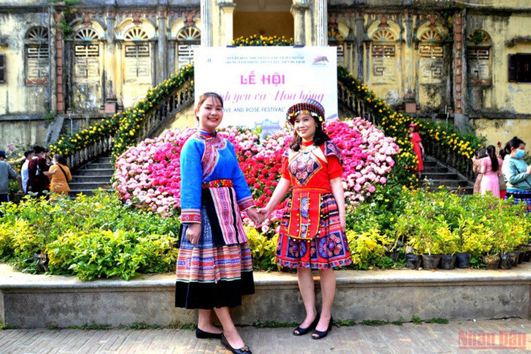 Khai trương Chợ đêm và ẩm thực Bắc Hà -0