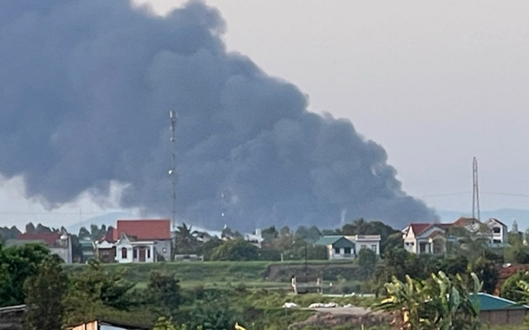 Cháy lớn tại Công ty Hồng Ngọc và Liên Hưng Phát (Hải Dương) -0