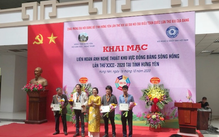Liên hoan ảnh nghệ thuật khu vực đồng bằng sông Hồng ảnh 1 Tổ chức Liên hoan ảnh nghệ thuật khu vực đồng bằng sông Hồng -0