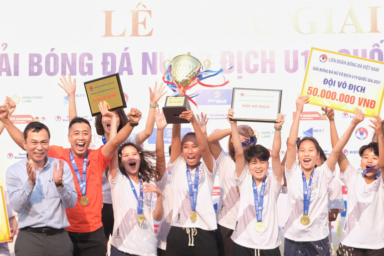 Kết thúc Giải Bóng đá nữ U19 VĐQG 2021: Phong Phú Hà Nam giành ba điểm muộn màng -0