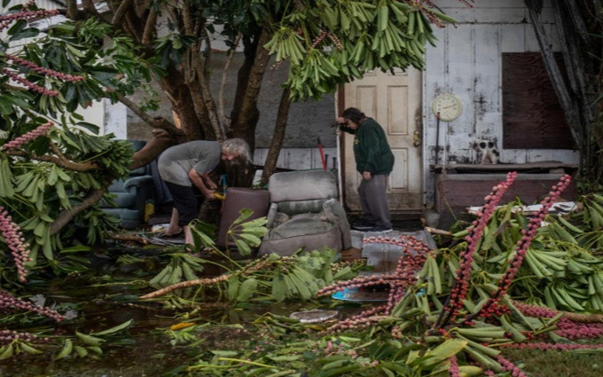 Mỹ liên tiếp hứng bão, Bồ Đào Nha đặt trong tình trạng báo động do cháy rừng -1