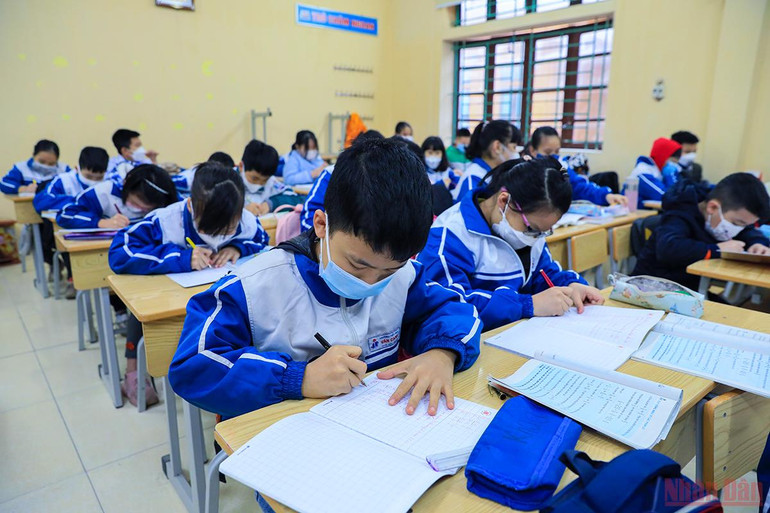 Hà Nội: Học sinh khối tiểu học và lớp 6 trong ngày đầu trở lại trường -0