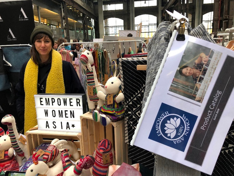 Hỗ trợ phụ nữ dân tộc thiểu số tại các làng nghề dệt truyền thống -0