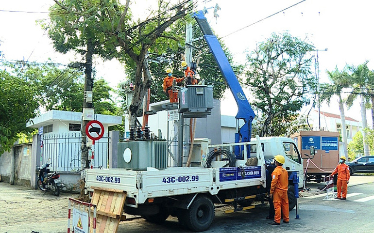 Bảo đảm an toàn điện mùa mưa bão -0