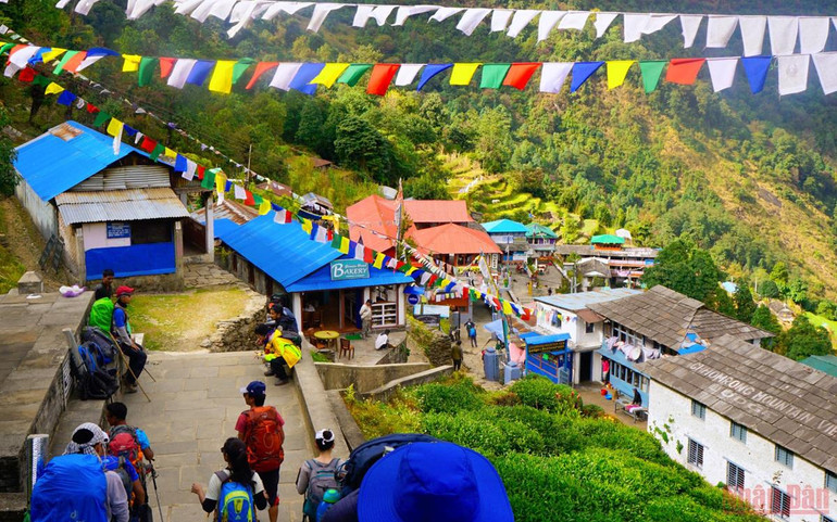 Sắc thu rực rỡ ở Nepal -0