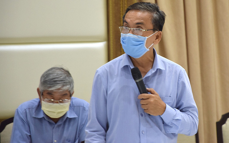 Ông Trần Văn Hai đứng trình bày về công tác xét nghiệm phòng ngừa dịch Covid-19 trên địa bàn tỉnh Đồng Tháp. Bắt tạm giam Giám đốc CDC Đồng Tháp liên quan Công ty Việt Á -0