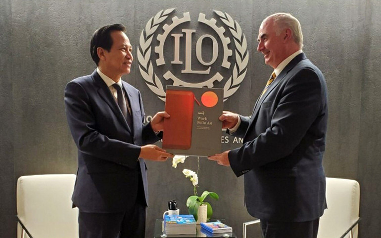Bộ trưởng Đào Ngọc Dung và Giám đốc Văn phòng ILO tại Washington DC Kevin Cassidy (Ảnh: Molisa). Việt Nam - Hoa Kỳ mở rộng hợp tác về lao động và an sinh xã hội -0