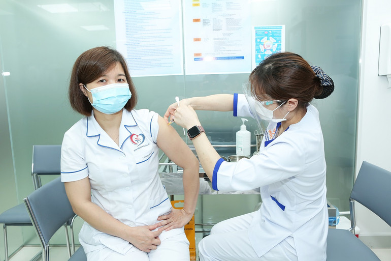 700 điểm cầu được tập huấn tiêm chủng vaccine an toàn -0