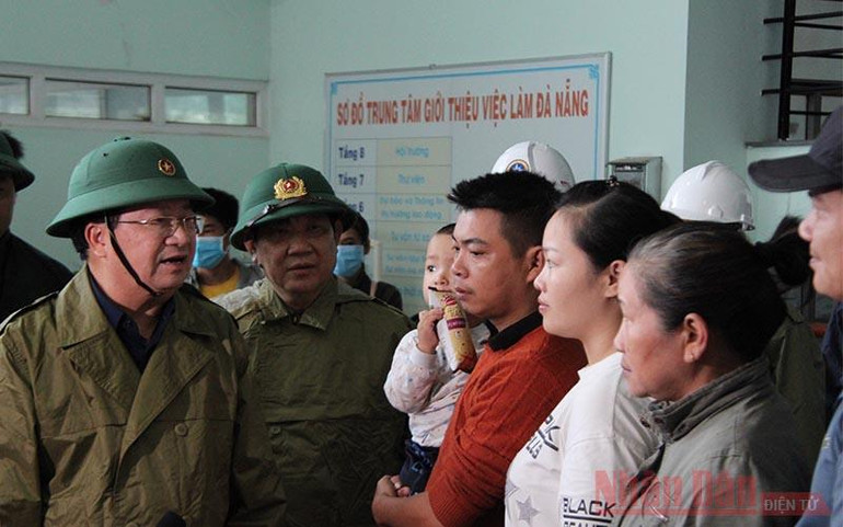 Phó Thủ tướng Trịnh Đình Dũng chỉ đạo công tác phòng, chống bão -0