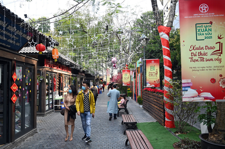 Khai Xuân với Phố Sách Hà Nội -0