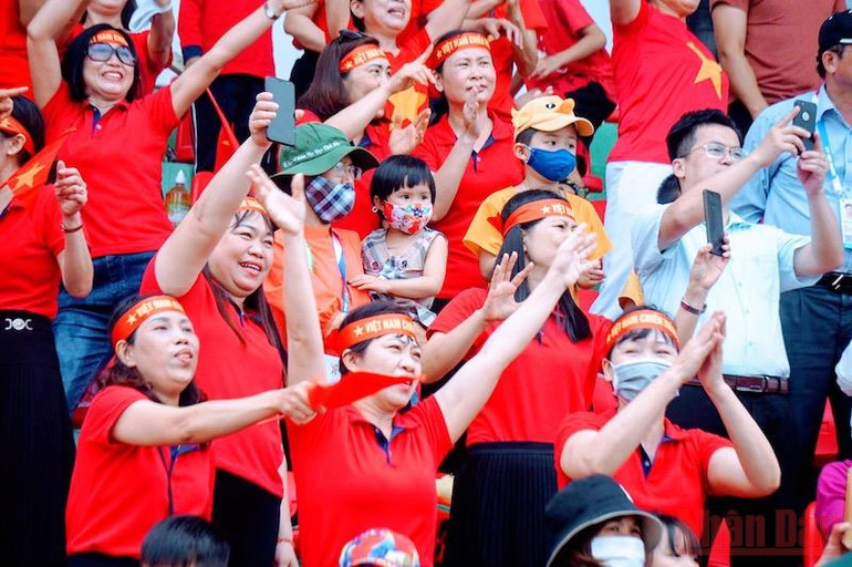 Rowing nữ Việt Nam đại thắng khi giành trọn bộ 8 Huy chương Vàng -0