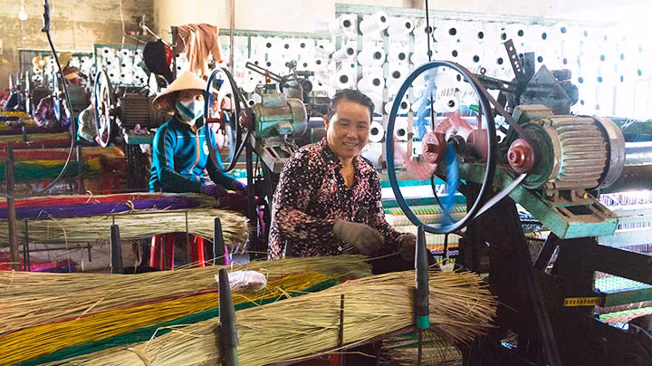 Đi qua làng nghề Tuy An -0