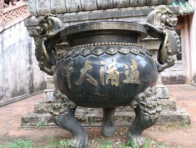 Những nét thiết kế tinh xảo, độc đáo đến từng chi tiết. Chùa Minh Thành đẹp cổ kính giữa lòng phố núi Pleiku -0