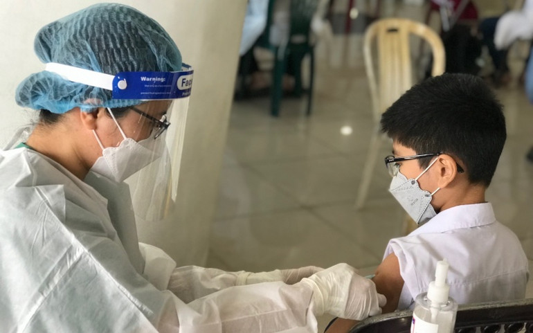 Học sinh lớp 6 tại Đà Nẵng tiêm vaccine sáng nay, 22/4. A7-1650602801974.jpg