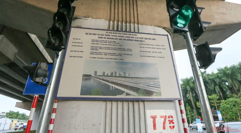 Cận cảnh cầu vượt thấp hồ Linh Đàm trước ngày khánh thành -0