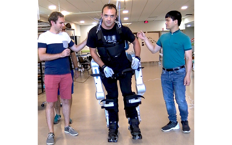 Phá bỏ rào cản trên từng bước đi -0