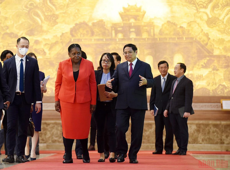 Thủ tướng Phạm Minh Chính tiếp Chủ tịch Quốc hội Cộng hoà Mozambique -0