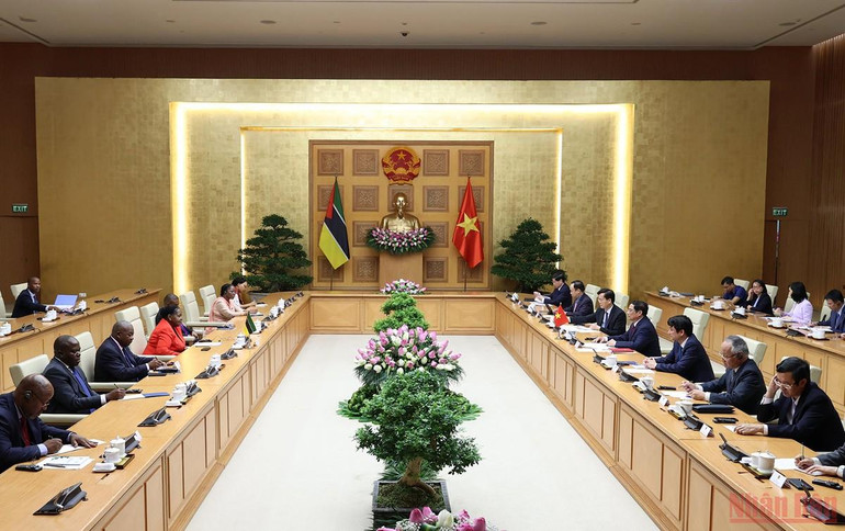 Thủ tướng Phạm Minh Chính tiếp Chủ tịch Quốc hội Cộng hoà Mozambique -0