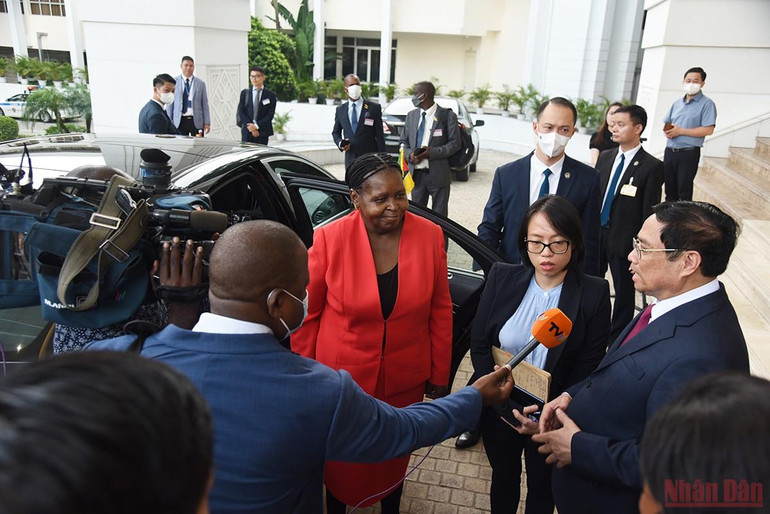 Thủ tướng Phạm Minh Chính tiếp Chủ tịch Quốc hội Cộng hoà Mozambique -0
