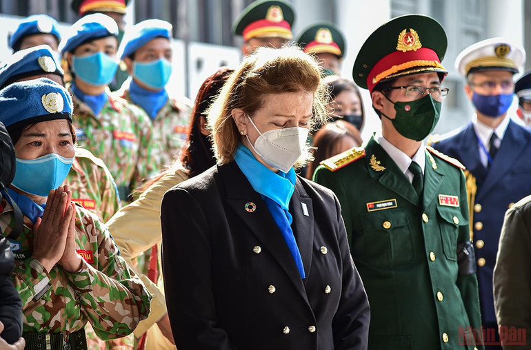 Thương tiếc Trung tá Đỗ Anh - sỹ quan gìn giữ hòa bình hy sinh khi làm nhiệm vụ nhân đạo quốc tế -0