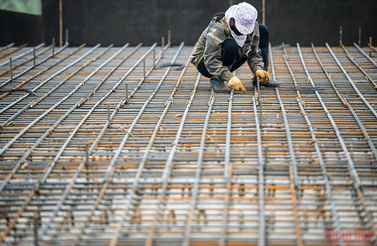 Đẩy nhanh tiến độ thi công cầu Vĩnh Tuy 2 trong năm 2022 -0