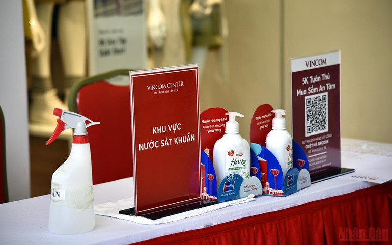 Hà Nội: Cửa hàng, trung tâm thương mại mở cửa trở lại từ 28/9 -0