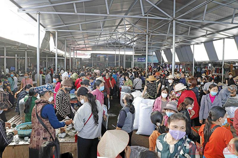 Độc đáo chợ chè Phúc Xuân -0