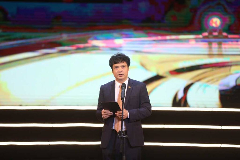 Ông Nguyễn Văn Khoa, Chủ tịch VINASA phát biểu tại sự kiện. Giải thưởng Sao Khuê 2022: Khơi dậy khát vọng sáng tạo để Việt Nam phát triển -0