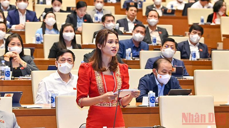 Học sinh lớp 1 học trực tuyến có phù hợp không? -0