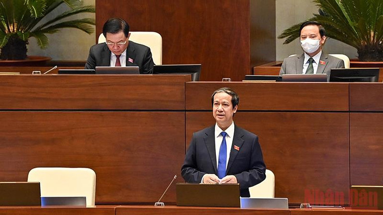 Học sinh lớp 1 học trực tuyến có phù hợp không? -0