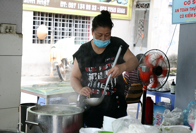 “Vùng xanh” Hà Nội trong ngày đầu cơ sở kinh doanh mở cửa trở lại -0