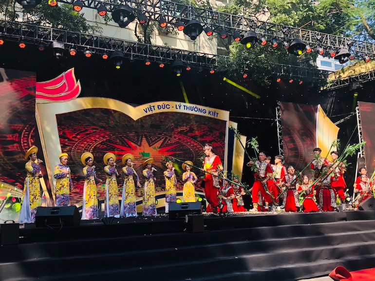 65 năm Trường THPT Việt Đức - điểm sáng của giáo dục Thủ đô -0