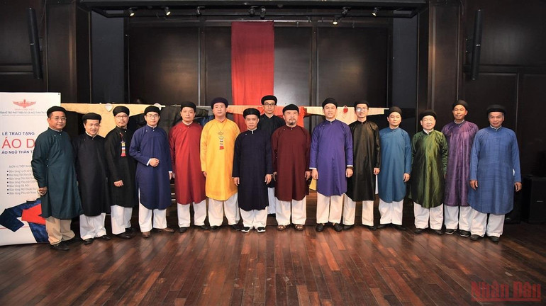 Đưa áo dài ngũ thân về đúng giá trị của một di sản văn hóa -0