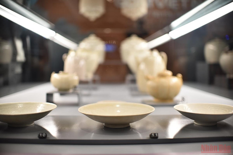 Nét riêng biệt của gốm Việt nghìn năm -0